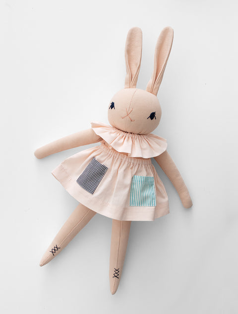 PDC Medium Peach Rabbit: FLORA